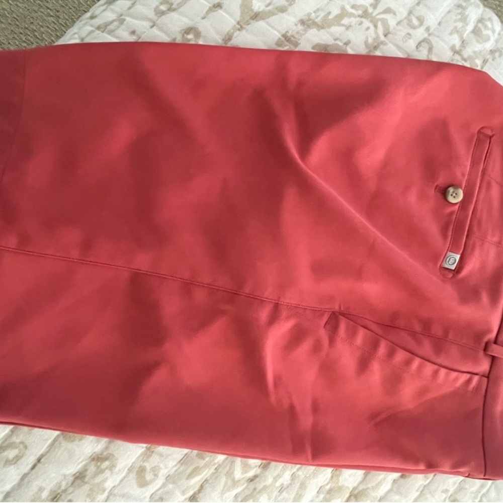 Peter Millar Shorts Mens 33 golf. Like new